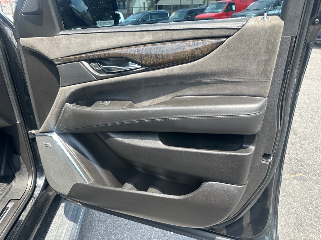 Photo 45 of this CADILLAC ESCALADE