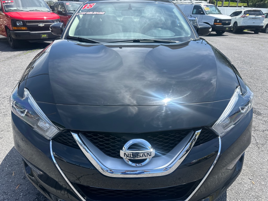 Photo 21 of this NISSAN MAXIMA SV
