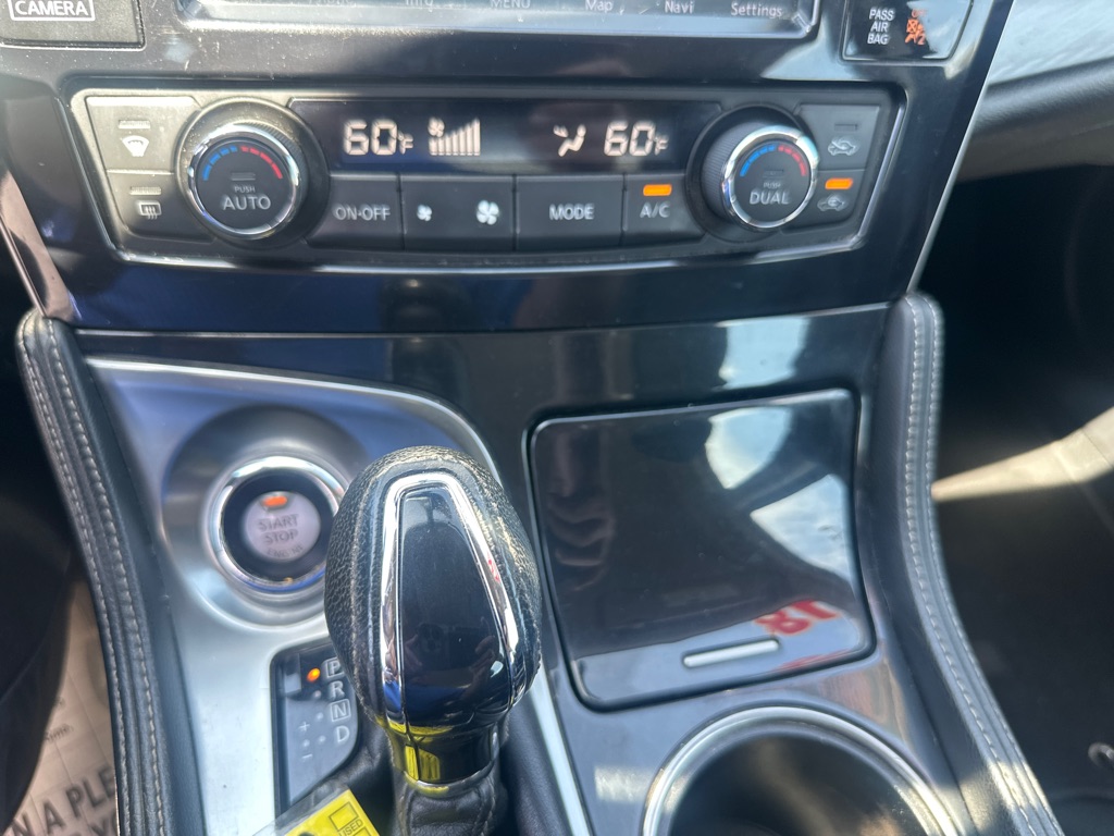 Photo 52 of this NISSAN MAXIMA SV