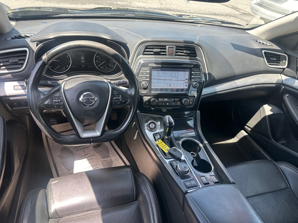 Photo 27 of this NISSAN MAXIMA SV