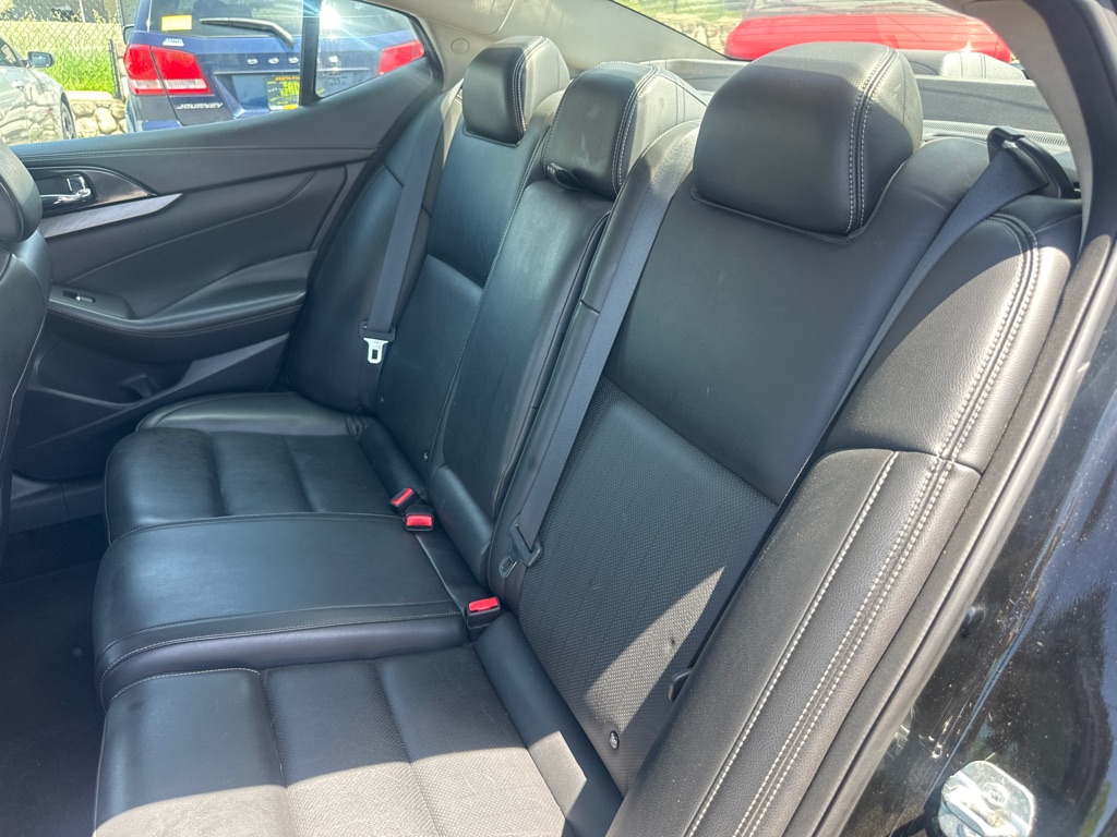 Photo 35 of this NISSAN MAXIMA SV