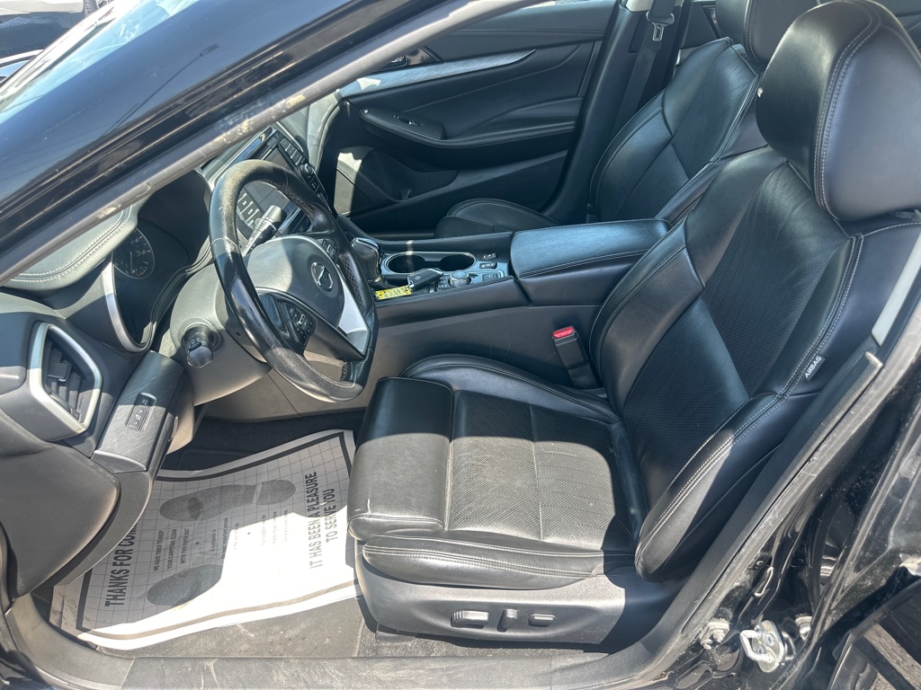 Photo 29 of this NISSAN MAXIMA SV