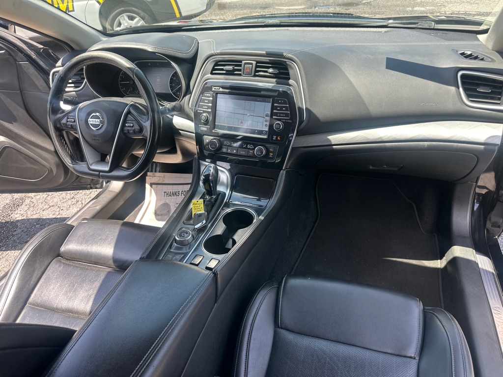 Photo 39 of this NISSAN MAXIMA SV