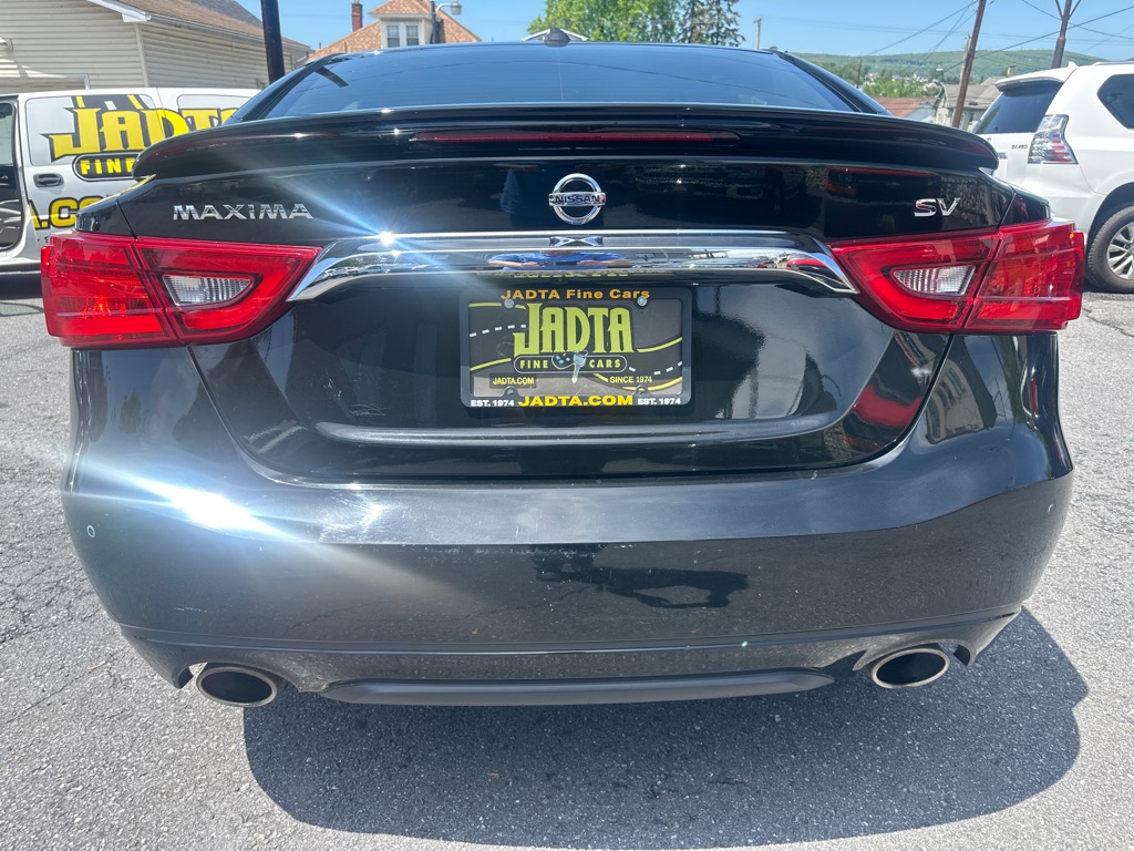 Photo 14 of this NISSAN MAXIMA SV