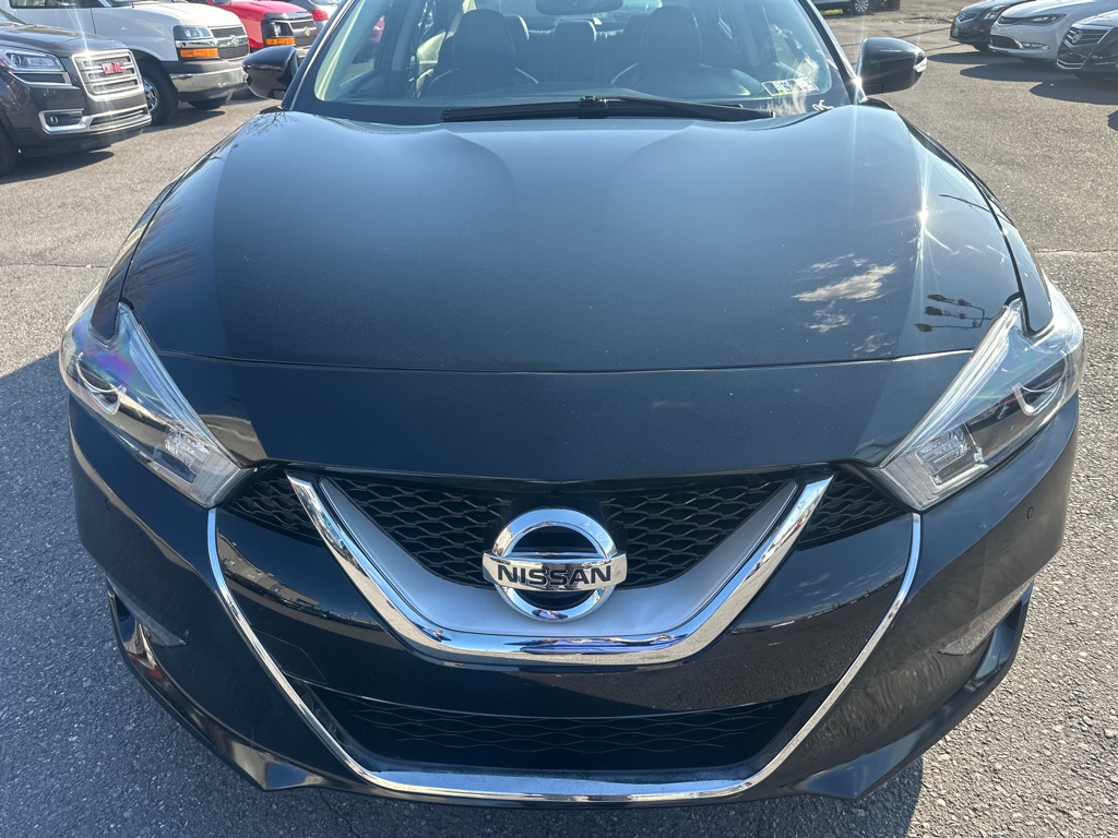 Photo 7 of this NISSAN MAXIMA SV