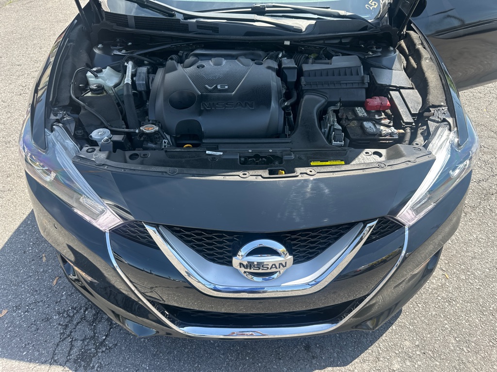 Photo 60 of this NISSAN MAXIMA SV