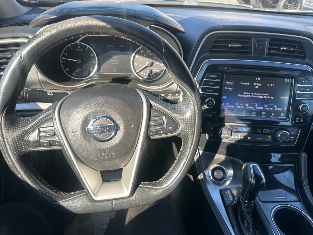 Photo 12 of this NISSAN MAXIMA SV