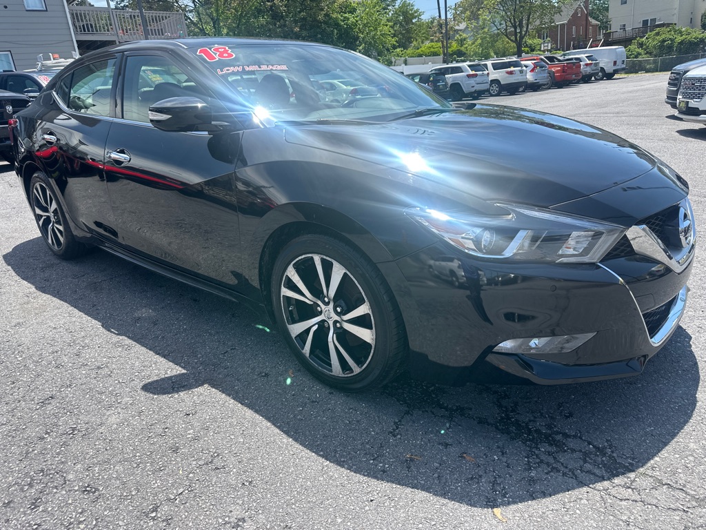 Photo 18 of this NISSAN MAXIMA SV