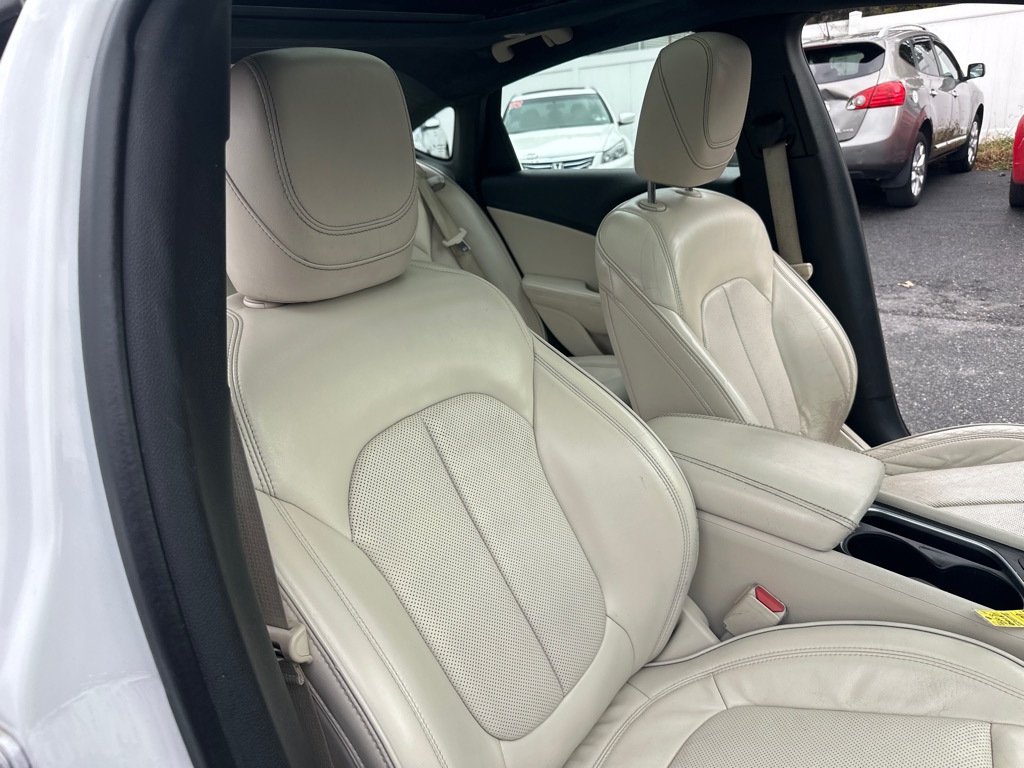 Photo 22 of this CHRYSLER 200C  AWD