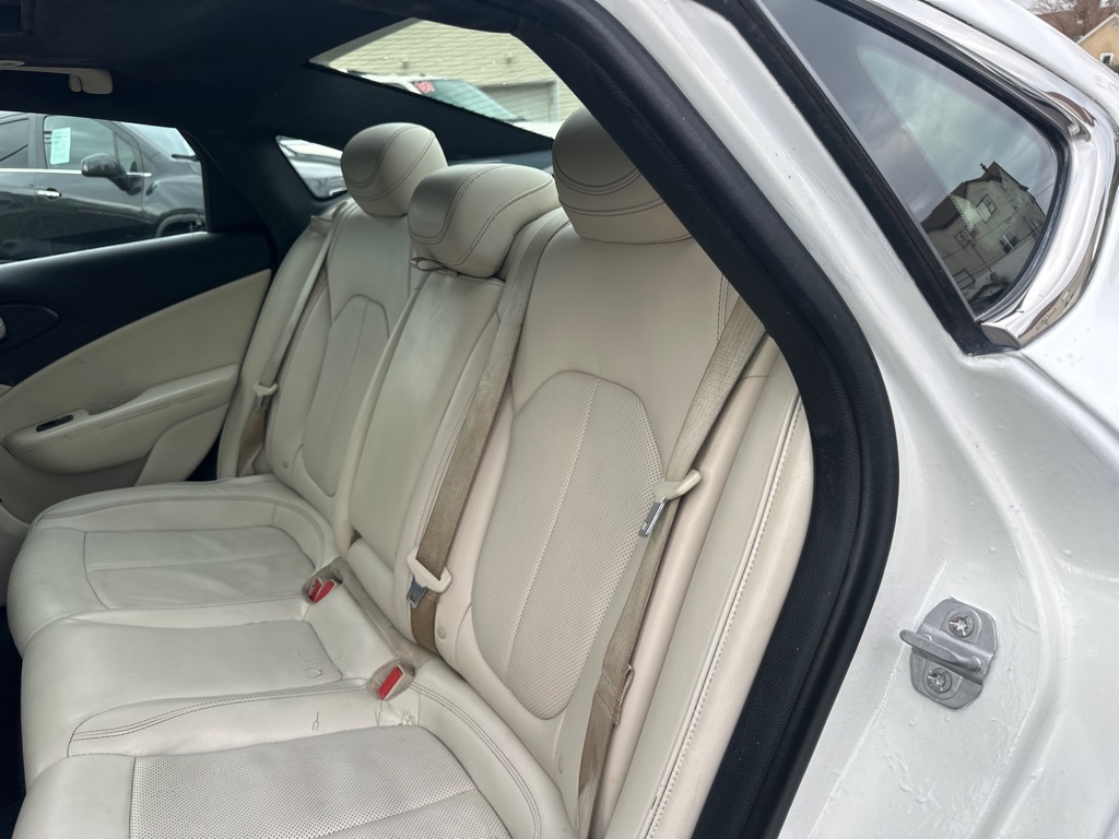 Photo 10 of this CHRYSLER 200C  AWD