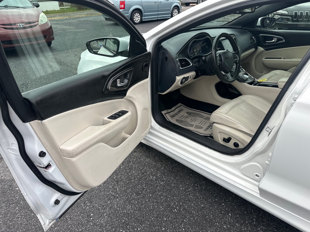Photo 12 of this CHRYSLER 200C  AWD