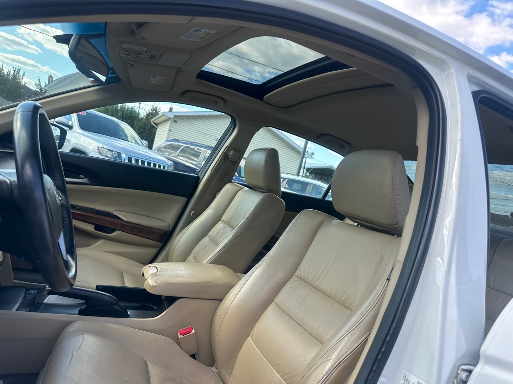 Photo 24 of this HONDA ACCORD EXL