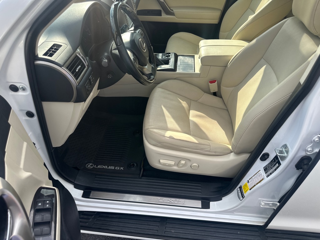 Photo 20 of this LEXUS GX 460