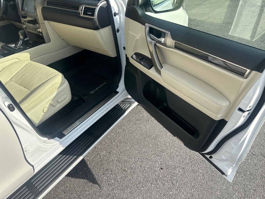 Photo 36 of this LEXUS GX 460