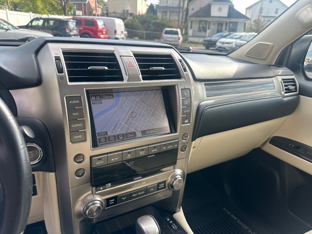 Photo 29 of this LEXUS GX 460