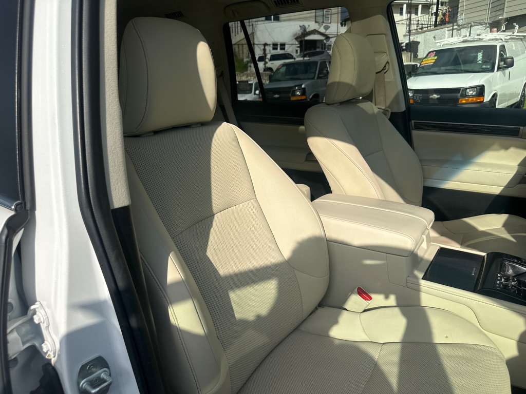 Photo 39 of this LEXUS GX 460