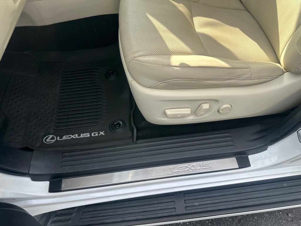 Photo 25 of this LEXUS GX 460