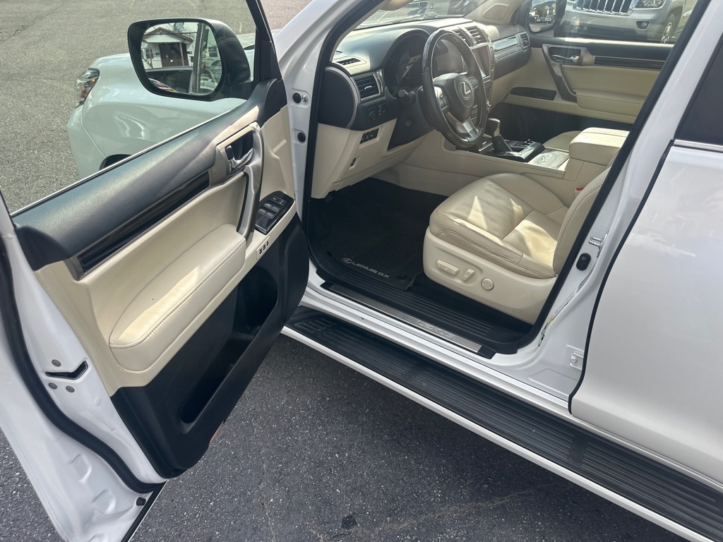 Photo 19 of this LEXUS GX 460