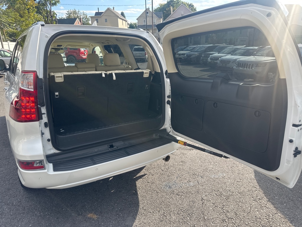 Photo 50 of this LEXUS GX 460