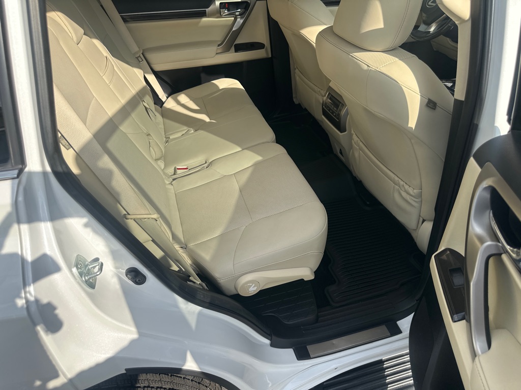 Photo 33 of this LEXUS GX 460