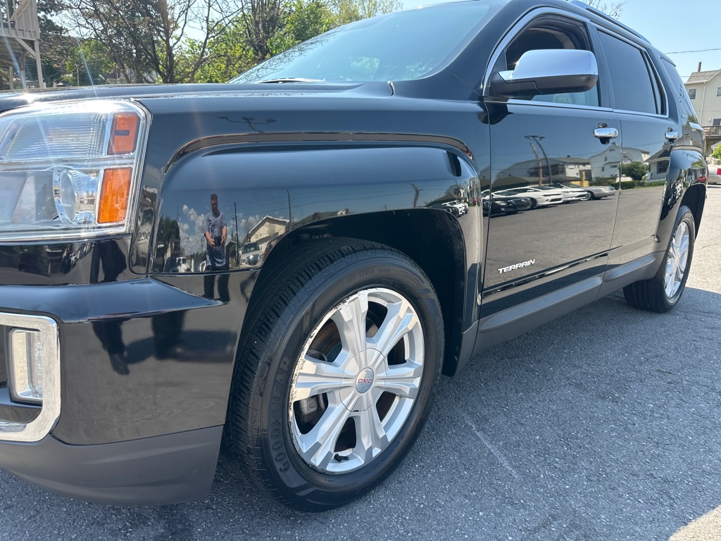 Photo 9 of this GMC TERRAIN SLT