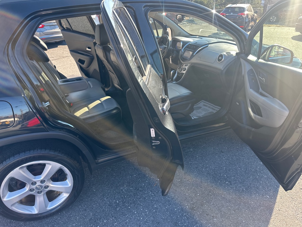 Photo 14 of this CHEVROLET TRAX LTZ AWD