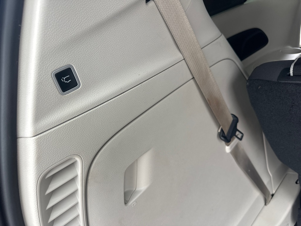 Photo 49 of this CHRYSLER PACIFICA