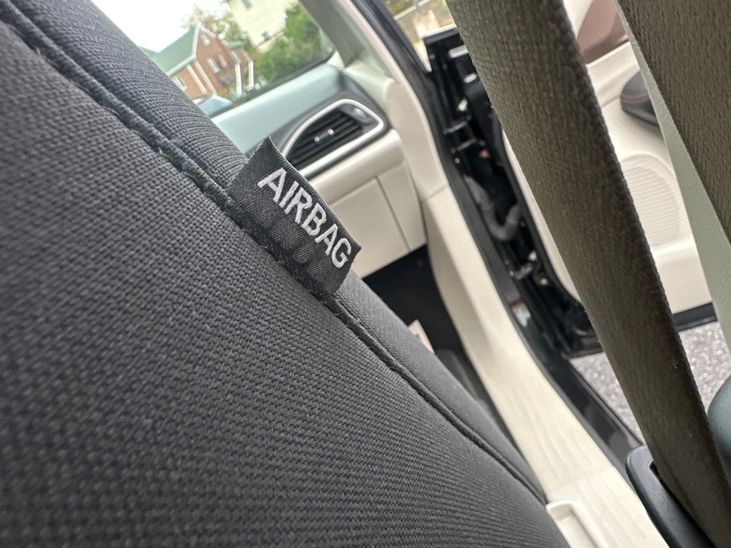 Photo 56 of this CHRYSLER PACIFICA