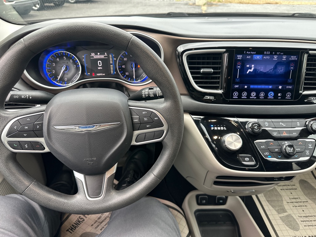 Photo 33 of this CHRYSLER PACIFICA
