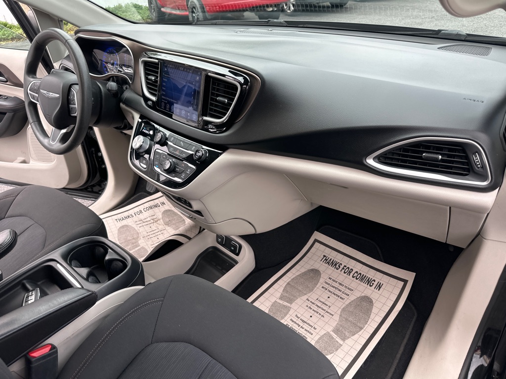Photo 59 of this CHRYSLER PACIFICA