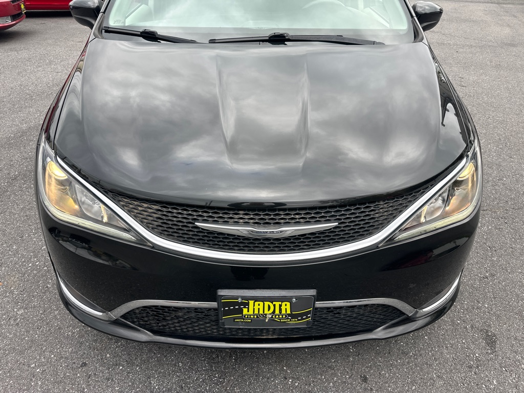 Photo 10 of this CHRYSLER PACIFICA