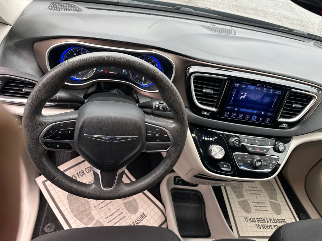 Photo 26 of this CHRYSLER PACIFICA