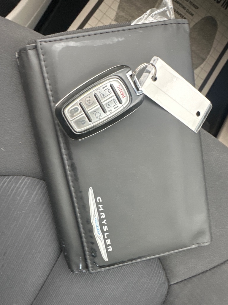 Photo 70 of this CHRYSLER PACIFICA