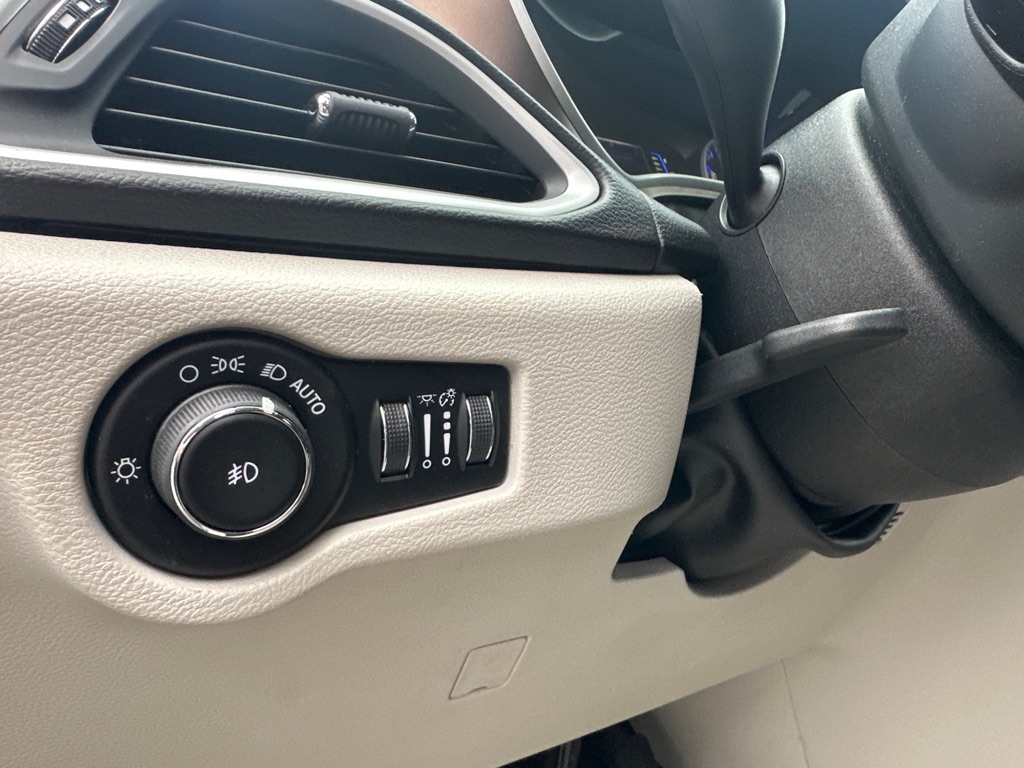 Photo 25 of this CHRYSLER PACIFICA