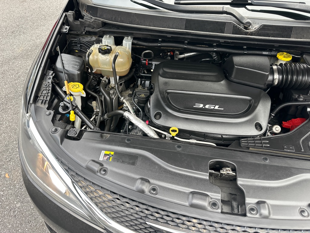 Photo 74 of this CHRYSLER PACIFICA