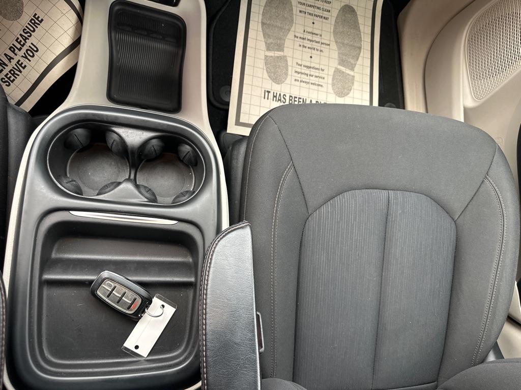 Photo 44 of this CHRYSLER PACIFICA