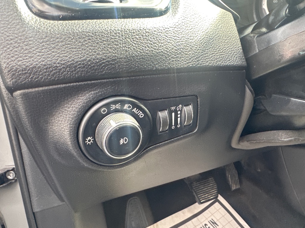 Photo 24 of this JEEP COMPASS
