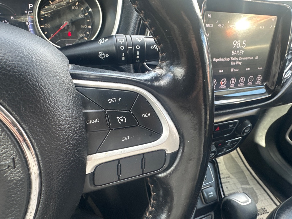 Photo 41 of this JEEP COMPASS