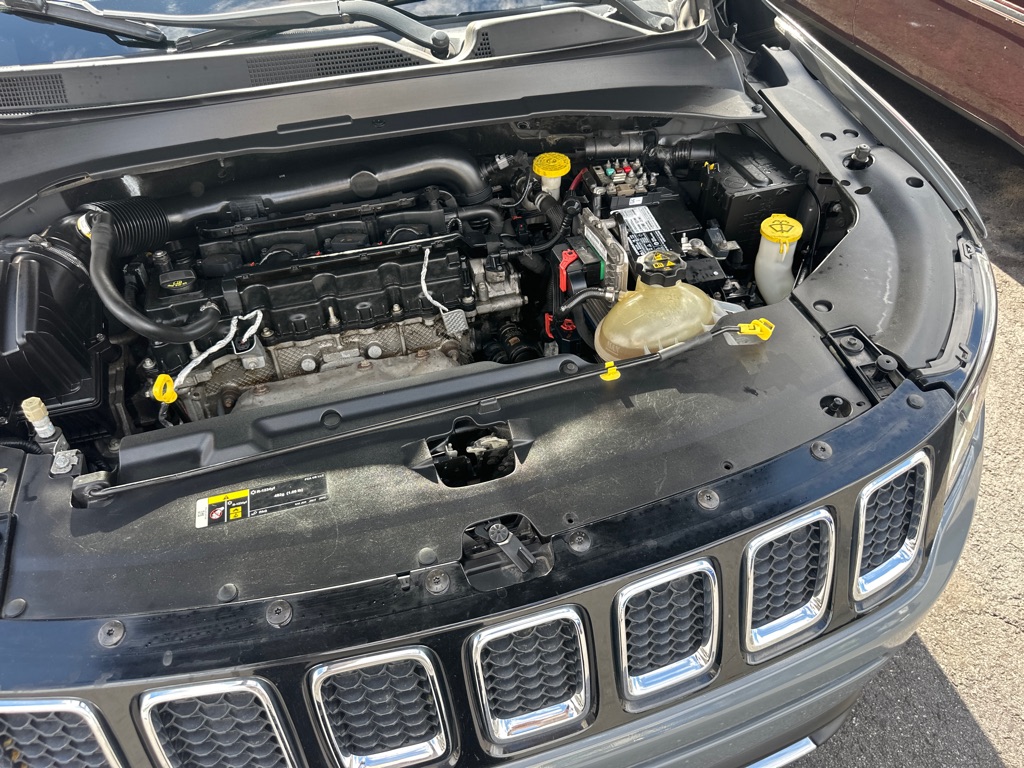 Photo 43 of this JEEP COMPASS