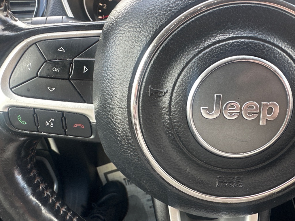Photo 40 of this JEEP COMPASS