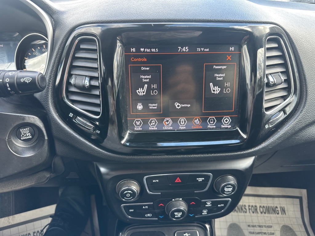 Photo 34 of this JEEP COMPASS