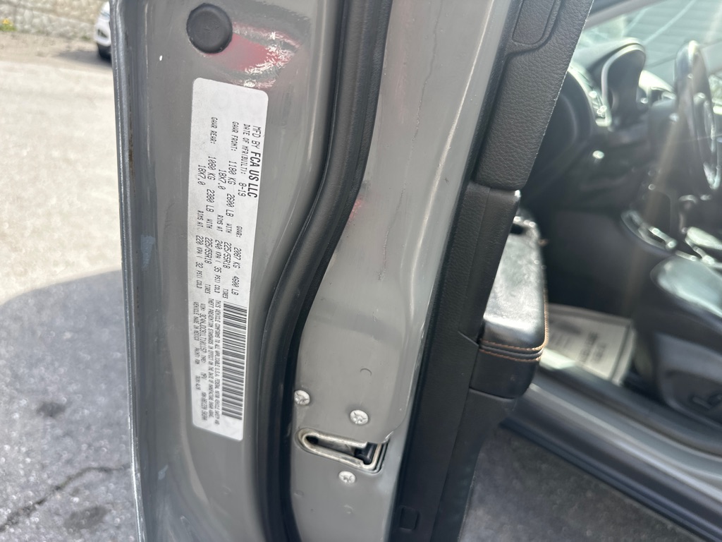 Photo 23 of this JEEP COMPASS