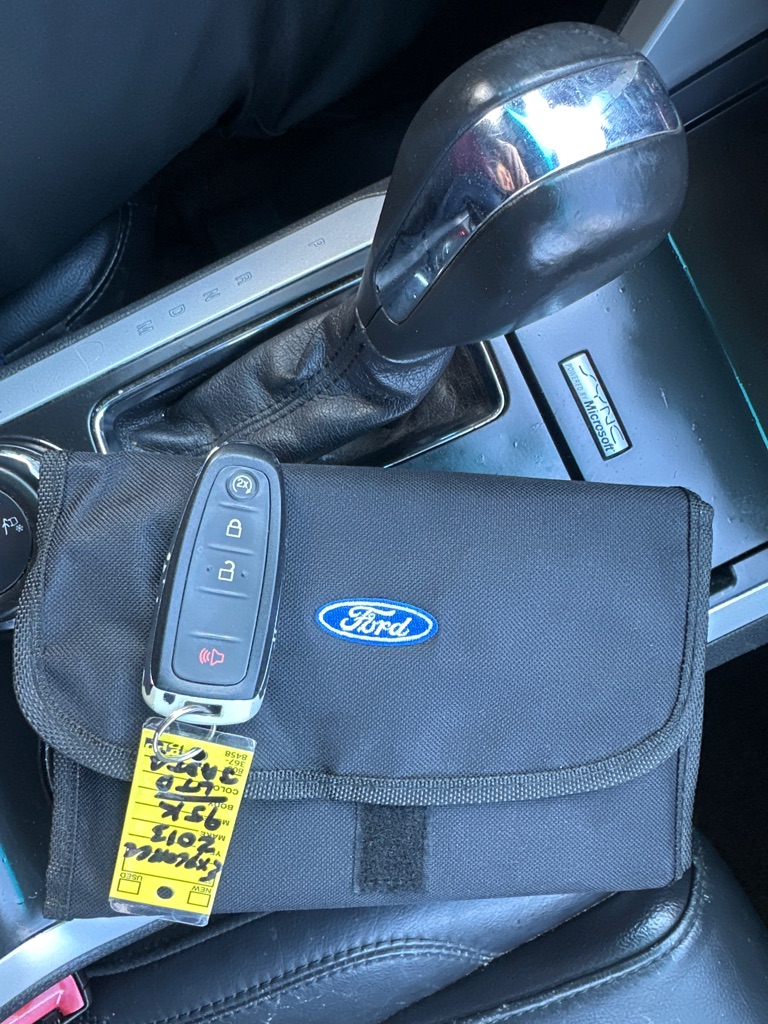 Photo 59 of this FORD EXPLORER LMTD