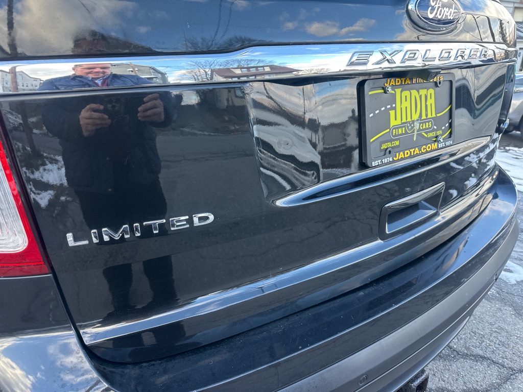 Photo 41 of this FORD EXPLORER LMTD