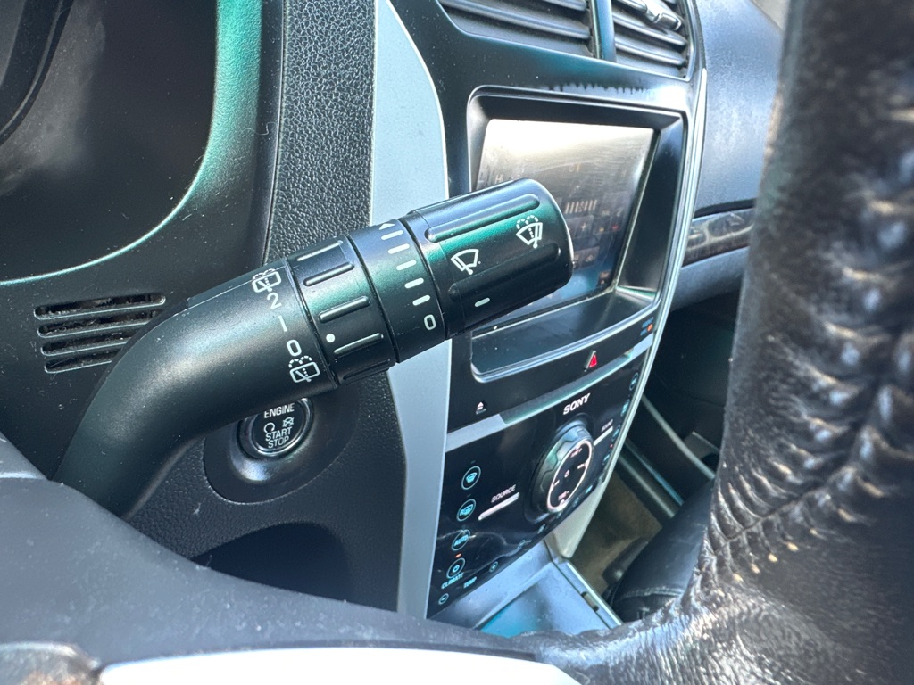 Photo 63 of this FORD EXPLORER LMTD