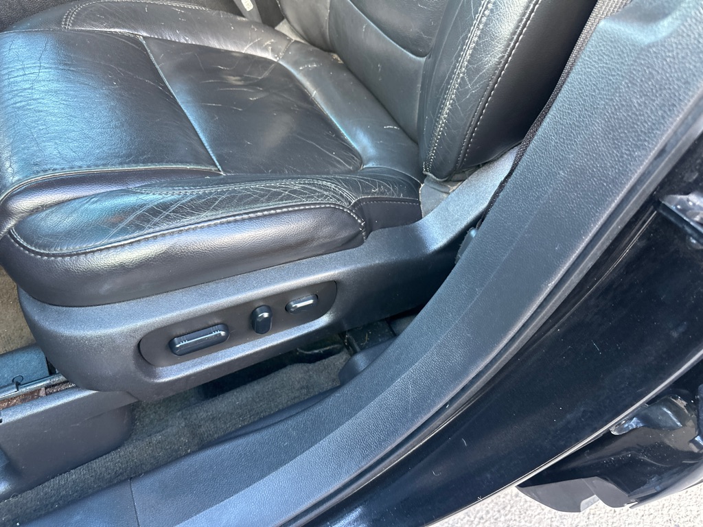 Photo 22 of this FORD EXPLORER LMTD