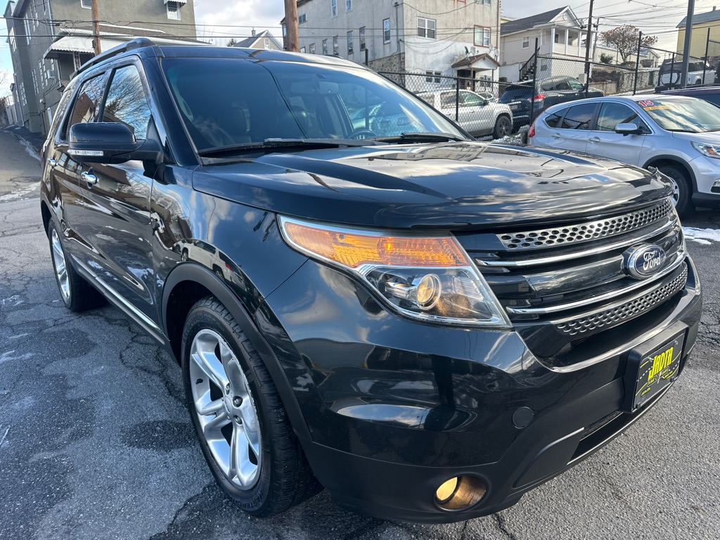 Photo 9 of this FORD EXPLORER LMTD