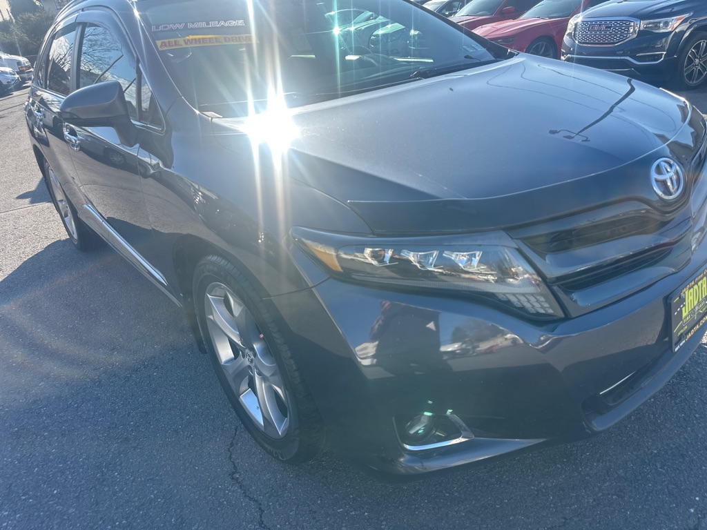 Photo 9 of this TOYOTA VENZA AWD
