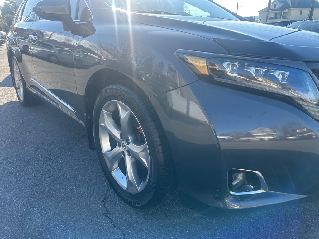 Photo 12 of this TOYOTA VENZA AWD