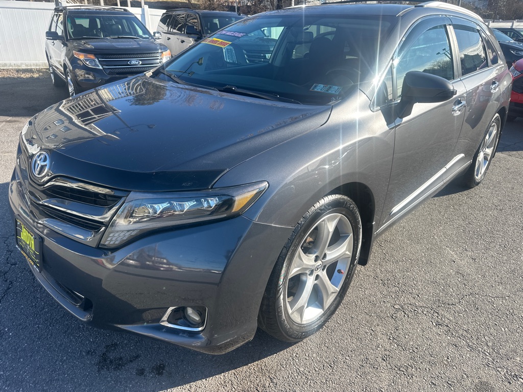 Photo 10 of this TOYOTA VENZA AWD